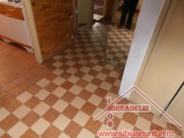 vand-apartament-3-camere-zona-parcul-tineretului-5
