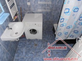 inchiriez-mansarda-3-camere-broscarie-2