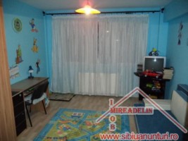 vand-apartament-3-camere-turnisor-5
