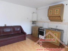 vand-casa-3-camere-zona-centrala-1