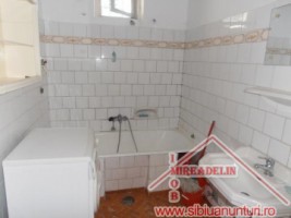 vand-casa-3-camere-zona-centrala-5