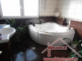 inchiriez-casa-6-camere-pm-zona-hotel-libra-9