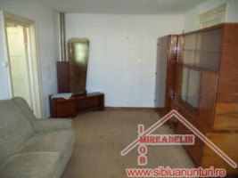 inchiriez-garsoniera-la-casa-strand-ii-4