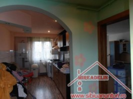 inchiriez-apartament-3-camere-zona-hipodrom-iv-5