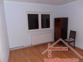 vand-apartament-2-camere-vasile-aaron-2