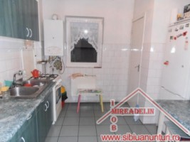 vand-apartament-4-camere-zona-mihai-viteazu-1