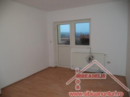 inchiriez-vila-7-camere-spem-valea-aurie-2