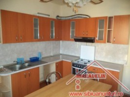 inchiriez-casa-6-camere-zona-luptei-2