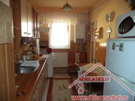 vand-apartament-3-camere-valea-aurie-2