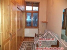 inchiriez-apartament-3-camere-zona-parcul-sub-arini-5