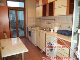 inchiriez-apartament-3-camere-zona-parcul-sub-arini-6