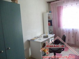inchiriez-apartament-2-camere-vasile-aaron-2
