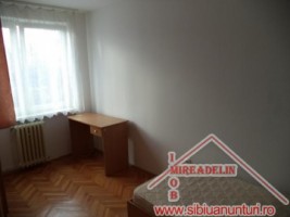 inchiriez-apartament-3-camere-zona-milea-2