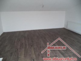 vand-casa-4-camere-zona-rezidentiala-sura-mare-1
