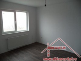 vand-casa-4-camere-zona-rezidentiala-sura-mare-4