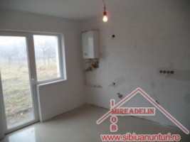 vand-casa-4-camere-zona-rezidentiala-sura-mare-11