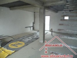 vand-casa-4-camere-zona-rezidentiala-sura-mare-1