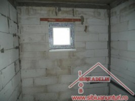 vand-casa-4-camere-zona-rezidentiala-sura-mare-3