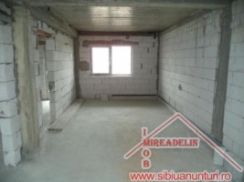 vand-casa-4-camere-zona-rezidentiala-sura-mare-4