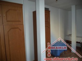 inchiriez-apartament-2-camere-zona-vasile-aaron-1
