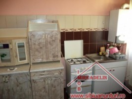 inchiriez-apartament-2-camere-zona-vasile-aaron-2