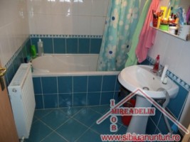 inchiriez-apartament-2-camere-zona-vasile-aaron-3