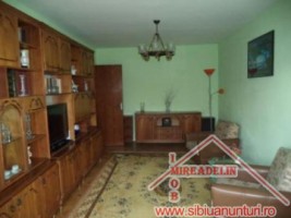 inchiriez-apartament-4-camere-zona-parc-sub-arini-1