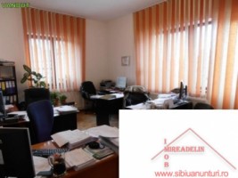 vand-apartament-3-camere-central