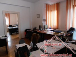vand-apartament-3-camere-central-1