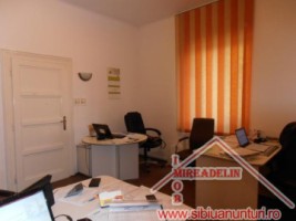 vand-apartament-3-camere-central-2