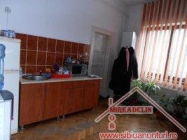vand-apartament-3-camere-central-3