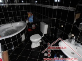 vand-apartament-3-camere-central-5