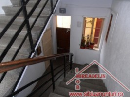 vand-apartament-3-camere-central-8