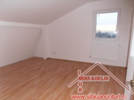 inchiriez-mansarda-3-camere-valea-aurie-2