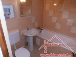 inchiriez-mansarda-3-camere-valea-aurie-4