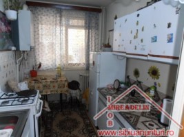 vand-apartament-2-camere-zona-mihai-viteazu-2