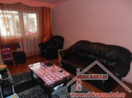 inchiriez-apartament-3-camere-zona-vasile-aaron-1