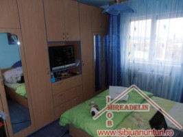 inchiriez-apartament-3-camere-zona-vasile-aaron-2