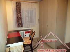 inchiriez-mansarda-2-camere-strada-miraslau-4