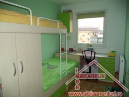 vand-apartament-3-camere-vasile-aaron-3