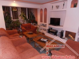 vand-apartament-4-camere-zona-vasile-aaron