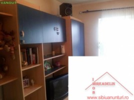 vand-garsoniera-in-zona-broscarie