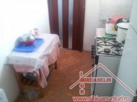 vand-garsoniera-in-zona-broscarie-4