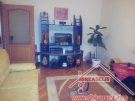 vand-apartament-3-camere-decomandat-strand-1