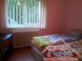 vand-apartament-3-camere-decomandat-strand-3