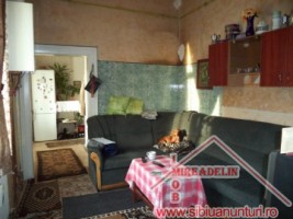 vand-apartament-4-camere-la-casa-central-2