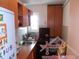 vand-apartament-2-camere-zona-mihai-viteazu-2