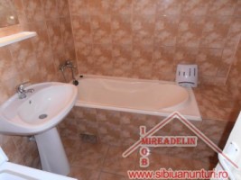 inchiriez-apartament-2-camere-zona-strand-ii-3