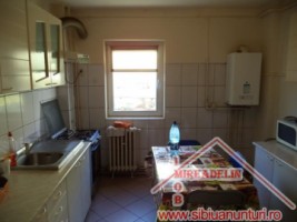 inchiriez-apartament-3-camere-mihai-viteazu-3