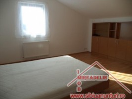 inchiriez-mansarda-3-camere-valea-aurie-1